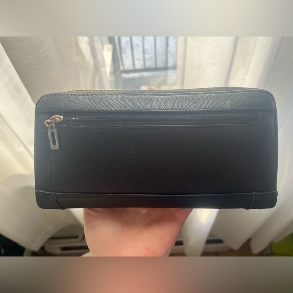 Guess Wallet - Picture 2 of 3